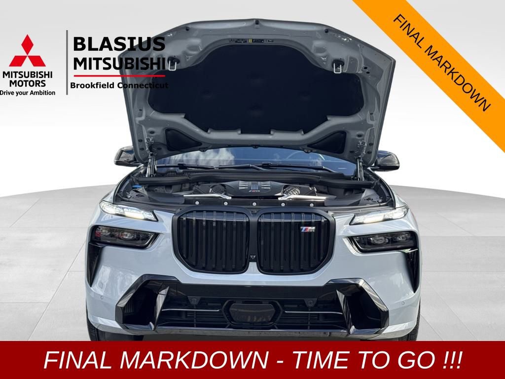 Used 2025 BMW X7 M60i w/ Climate Comfort Package image 28