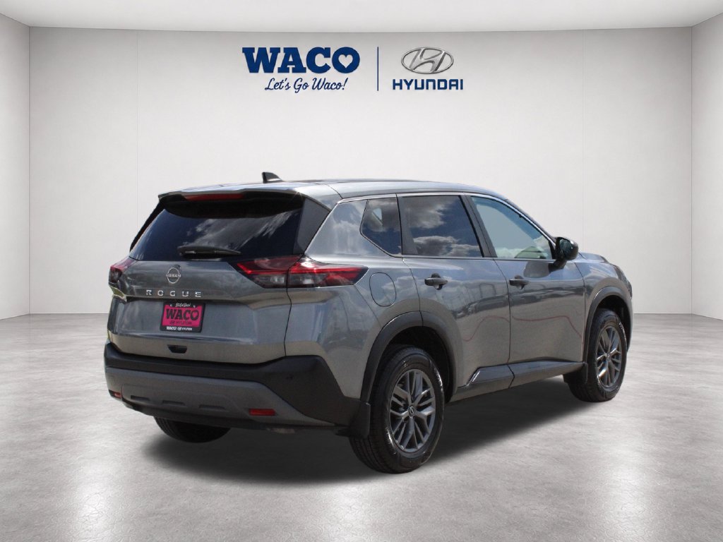 Used 2023 Nissan Rogue SV w/ SV Premium B Package FWD image 9