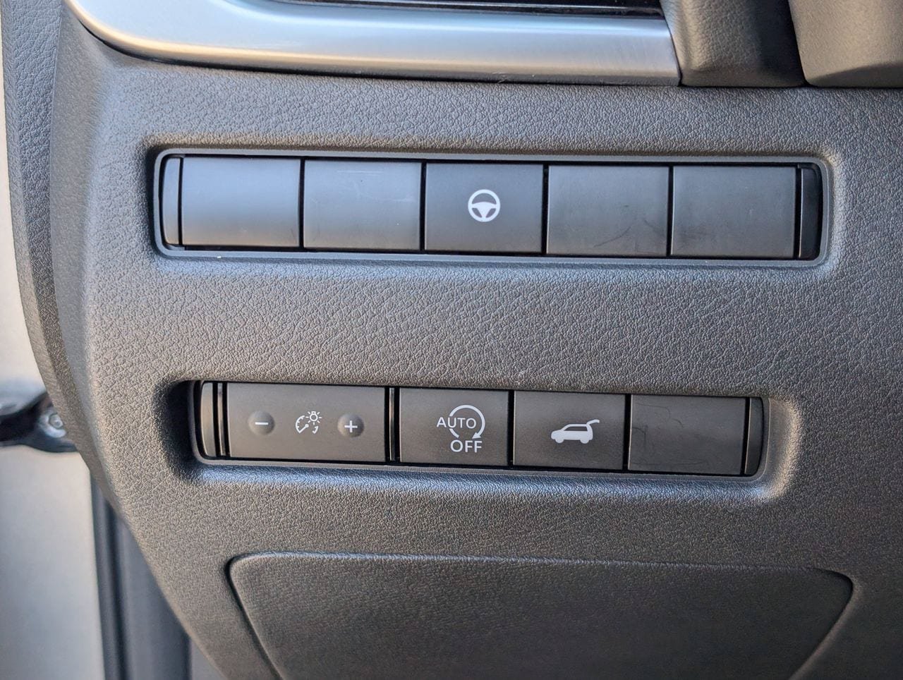 Used 2023 Nissan Rogue SL FWD image 23