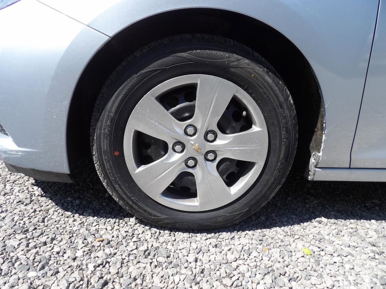 Used 2018 Chevrolet Cruze LS FWD image 18