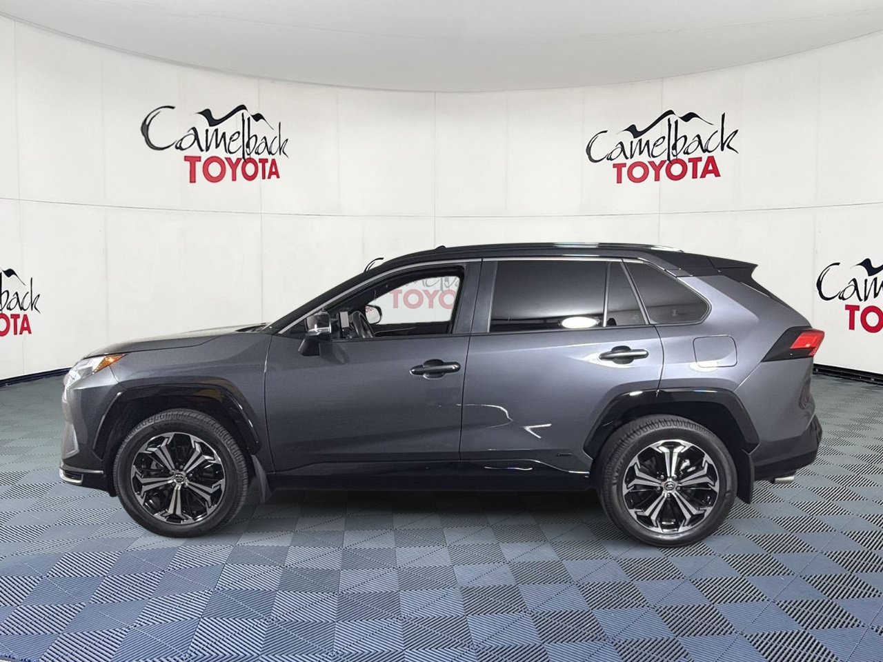 Used 2025 Toyota RAV4 XSE AWD/4WD image 5