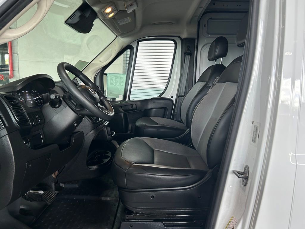 Used 2025 RAM ProMaster 2500 w/ Convenience Group image 16