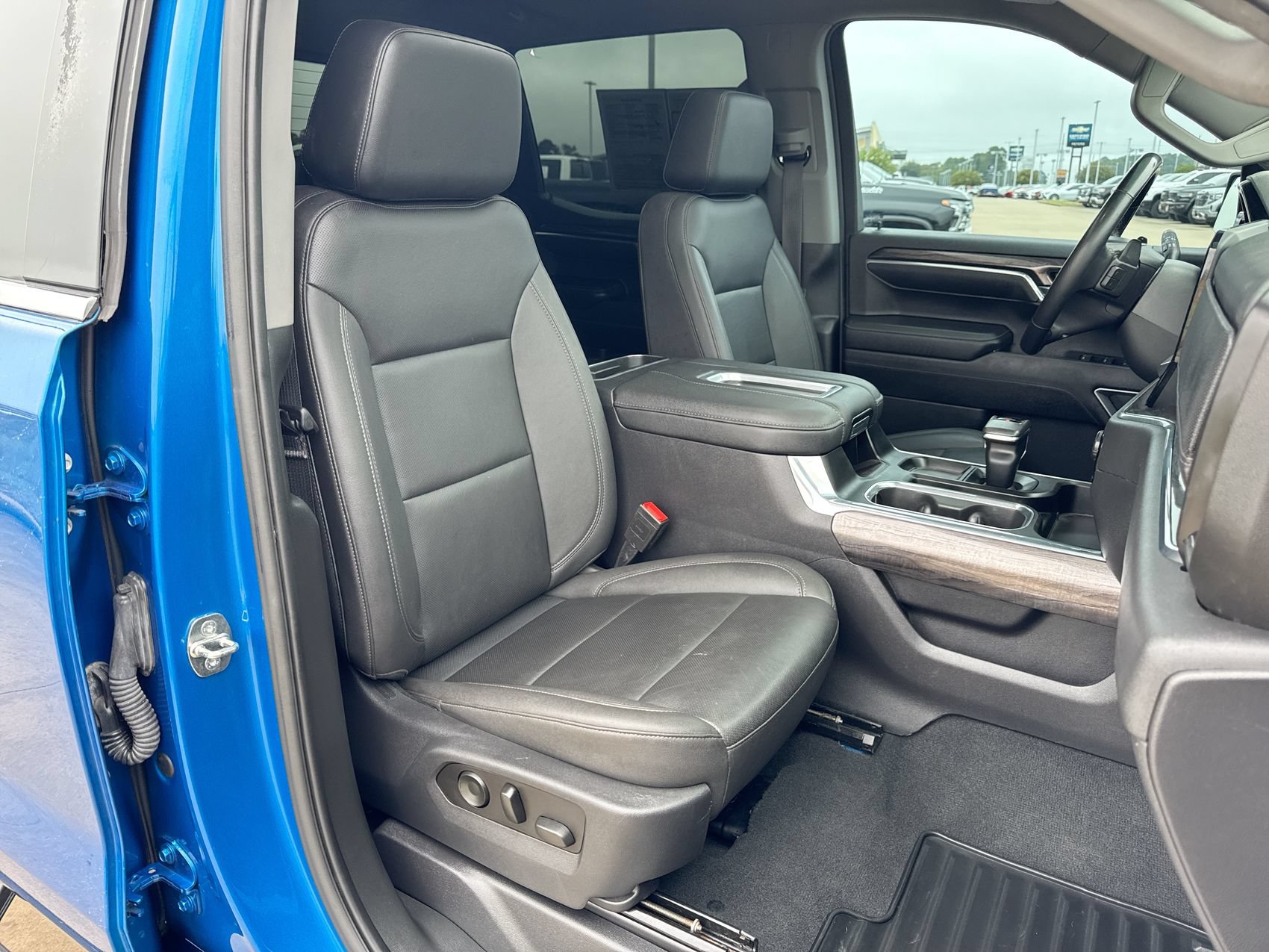 Used 2022 Chevrolet Silverado 1500 LTZ w/ LTZ Premium Texas Edition AWD/4WD image 25