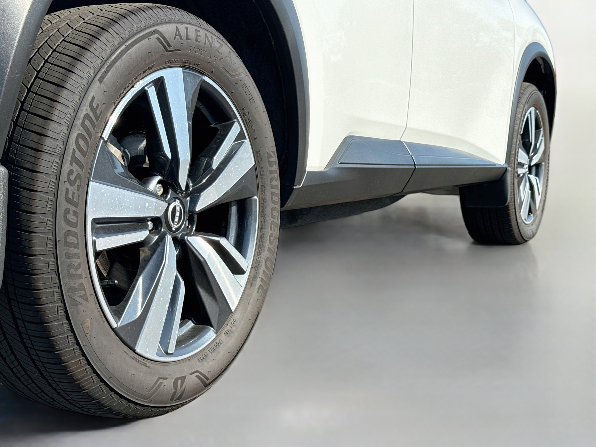 Used 2025 Nissan Rogue SL w/ SL Premium Package AWD/4WD image 9