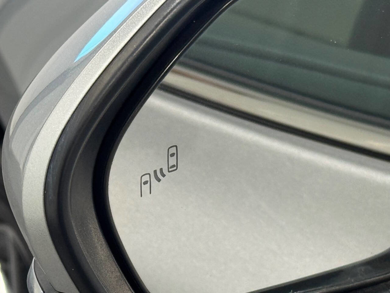 Used 2022 Toyota Camry XLE image 5