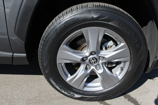 Certified 2022 Toyota RAV4 XLE FWD image 12
