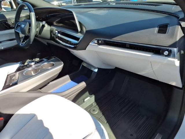 Used 2024 Cadillac Lyriq Luxury AWD/4WD image 23