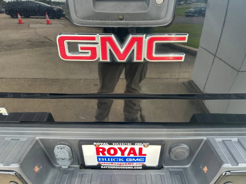 Used 2018 GMC Sierra 2500 Denali w/ Duramax Plus Package AWD/4WD image 34