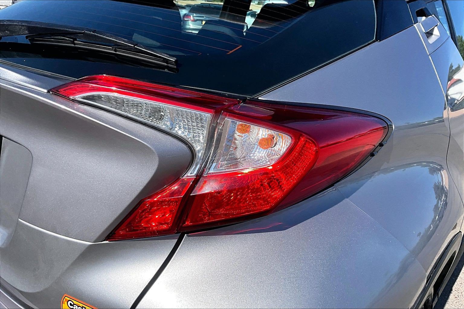 Used 2018 Toyota C-HR XLE FWD image 28
