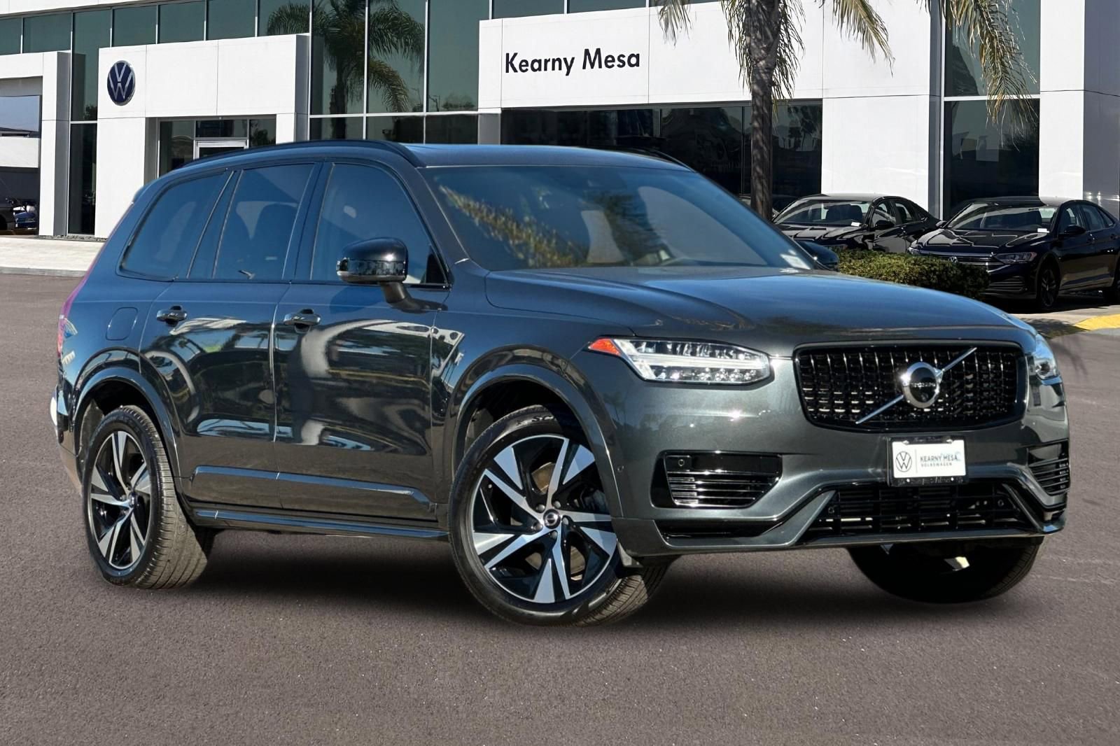 Used 2022 Volvo XC90 T8 R-Design w/ Advanced Package image 2