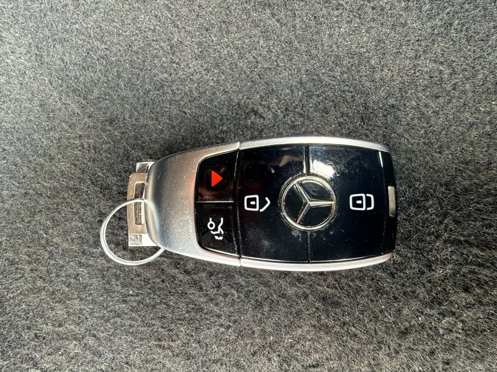 Used 2019 Mercedes-Benz E 300 4MATIC image 28