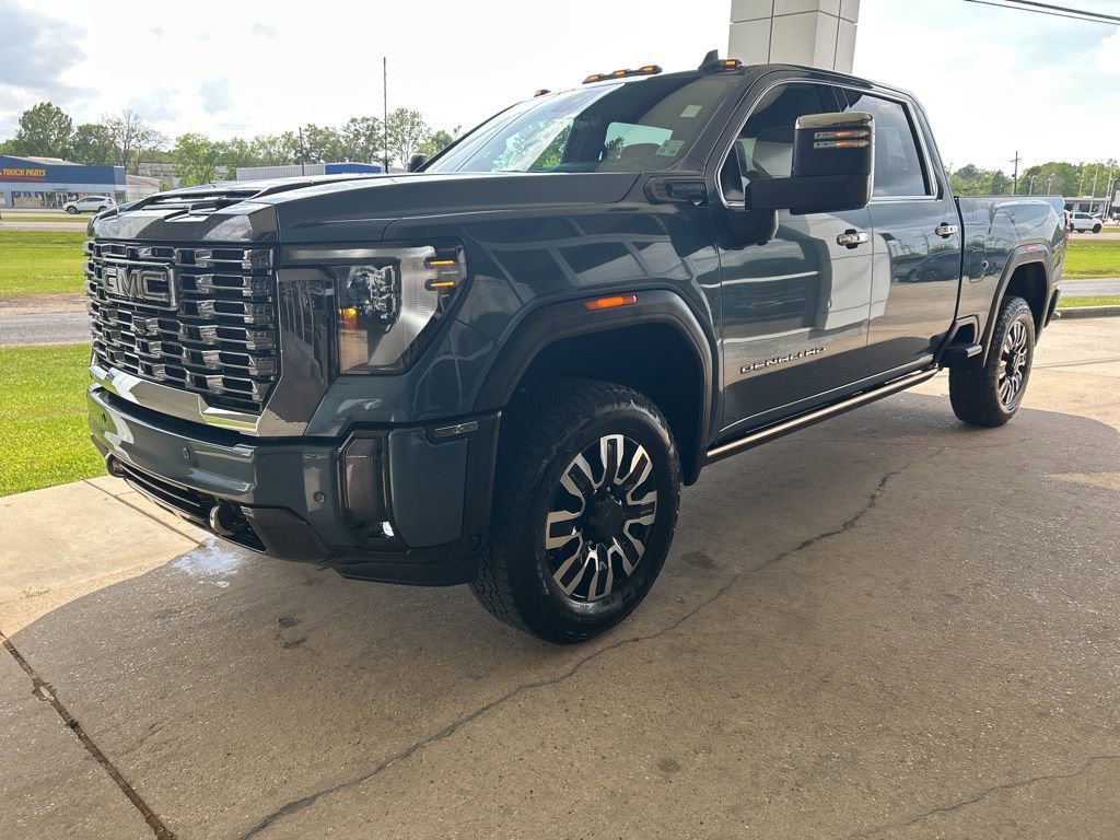 Used 2024 GMC Sierra 2500 Denali Ultimate image 4