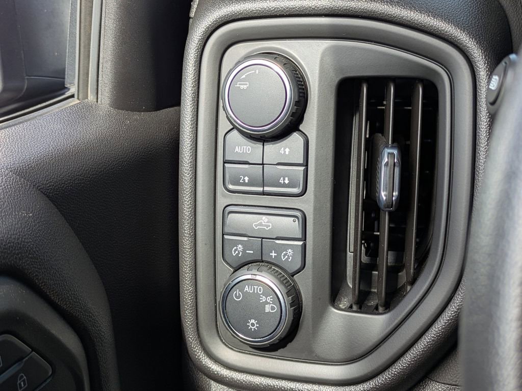 Used 2024 Chevrolet Silverado 1500 Custom Trail Boss w/ LPO, Dark Essentials Package image 27