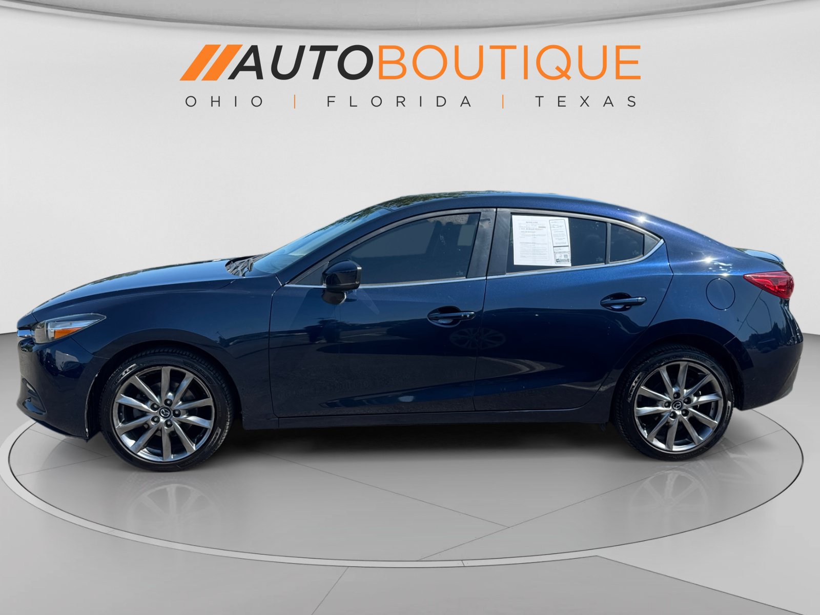 Used 2018 MAZDA MAZDA3 Touring FWD image 2