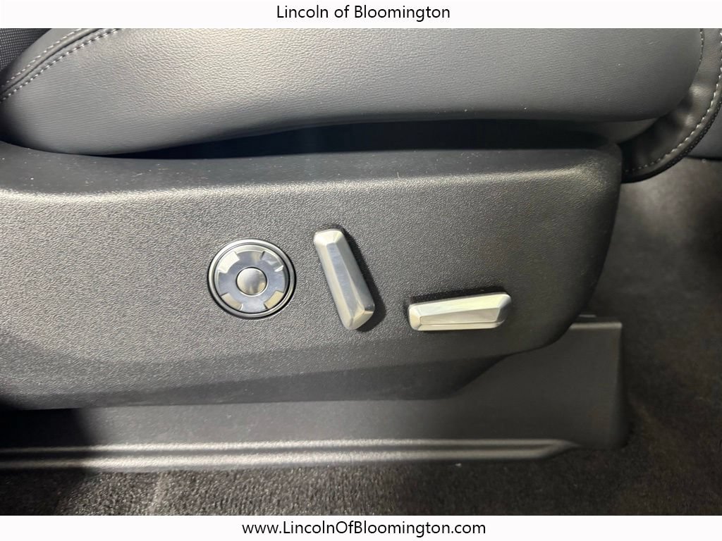 New 2026 Lincoln Navigator L Reserve AWD/4WD image 21