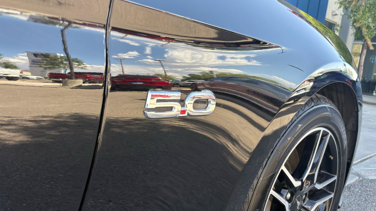 Used 2020 Ford Mustang GT Premium RWD image 3
