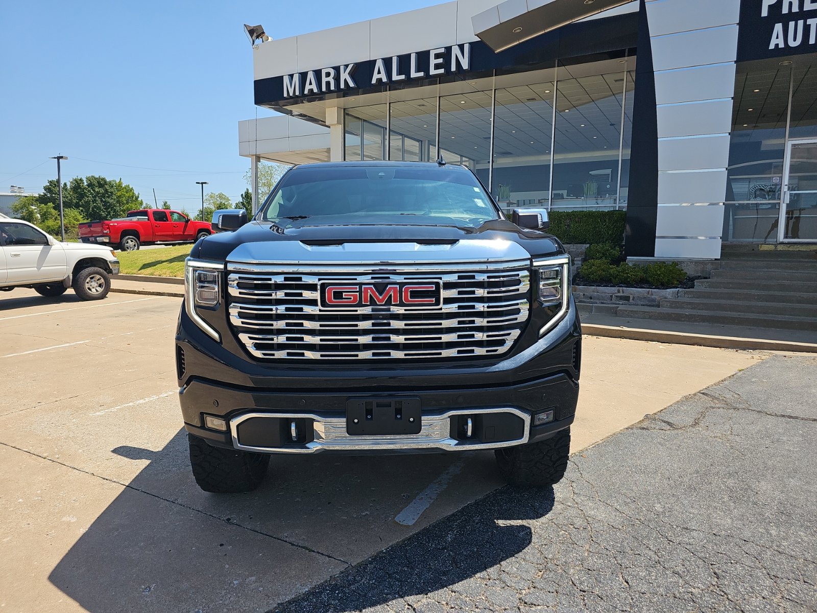 Used 2023 GMC Sierra 1500 Denali w/ Technology Package AWD/4WD image 10
