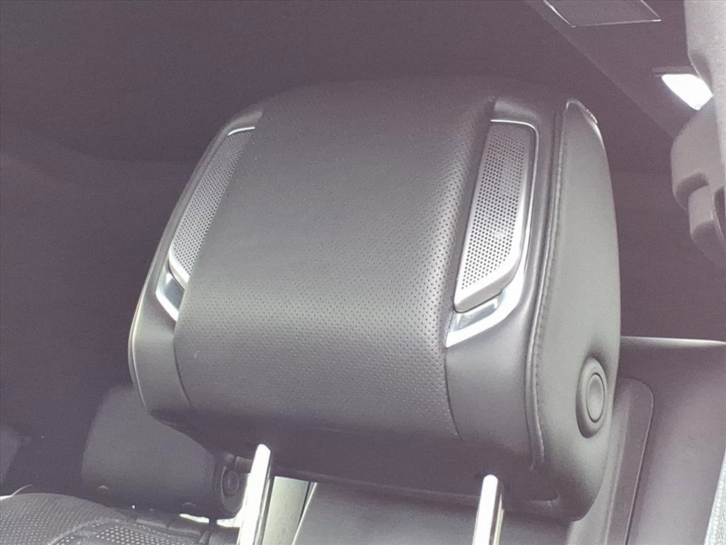 Used 2021 Cadillac Escalade Premium Luxury Platinum image 18