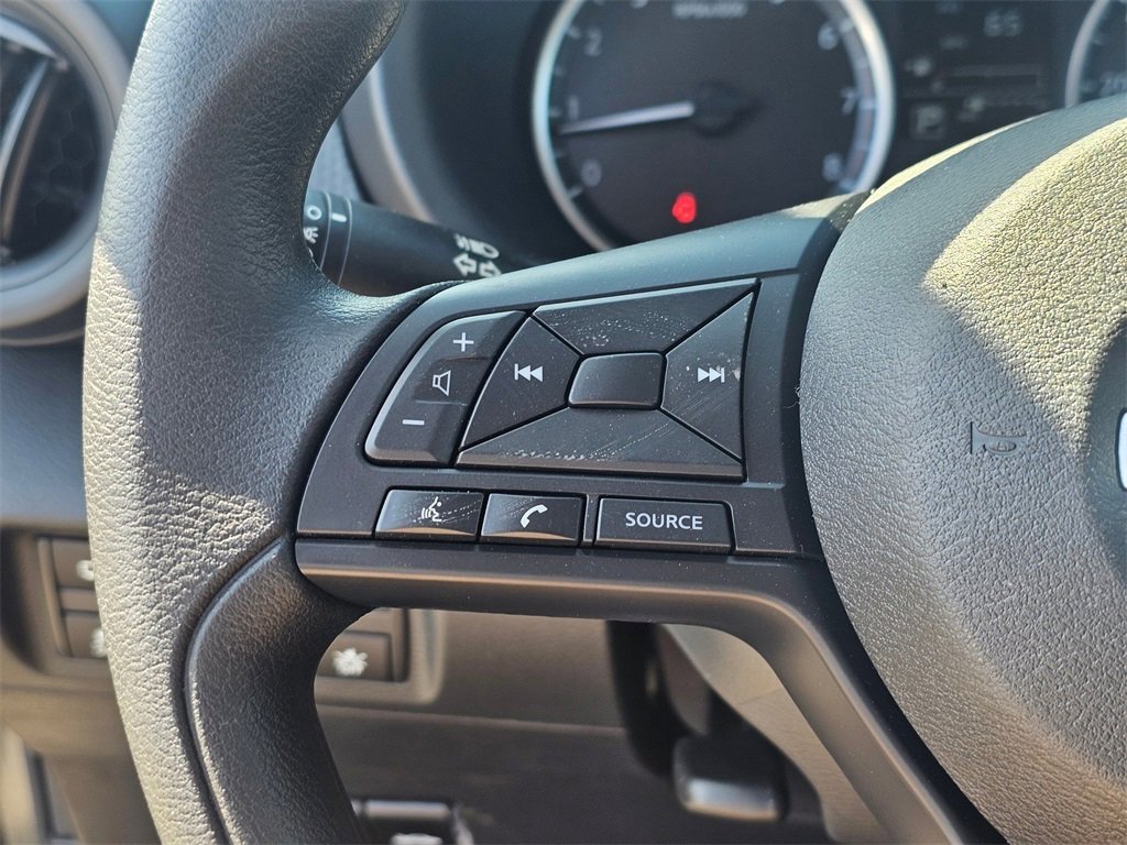 New 2025 Nissan Kicks Play S image 33