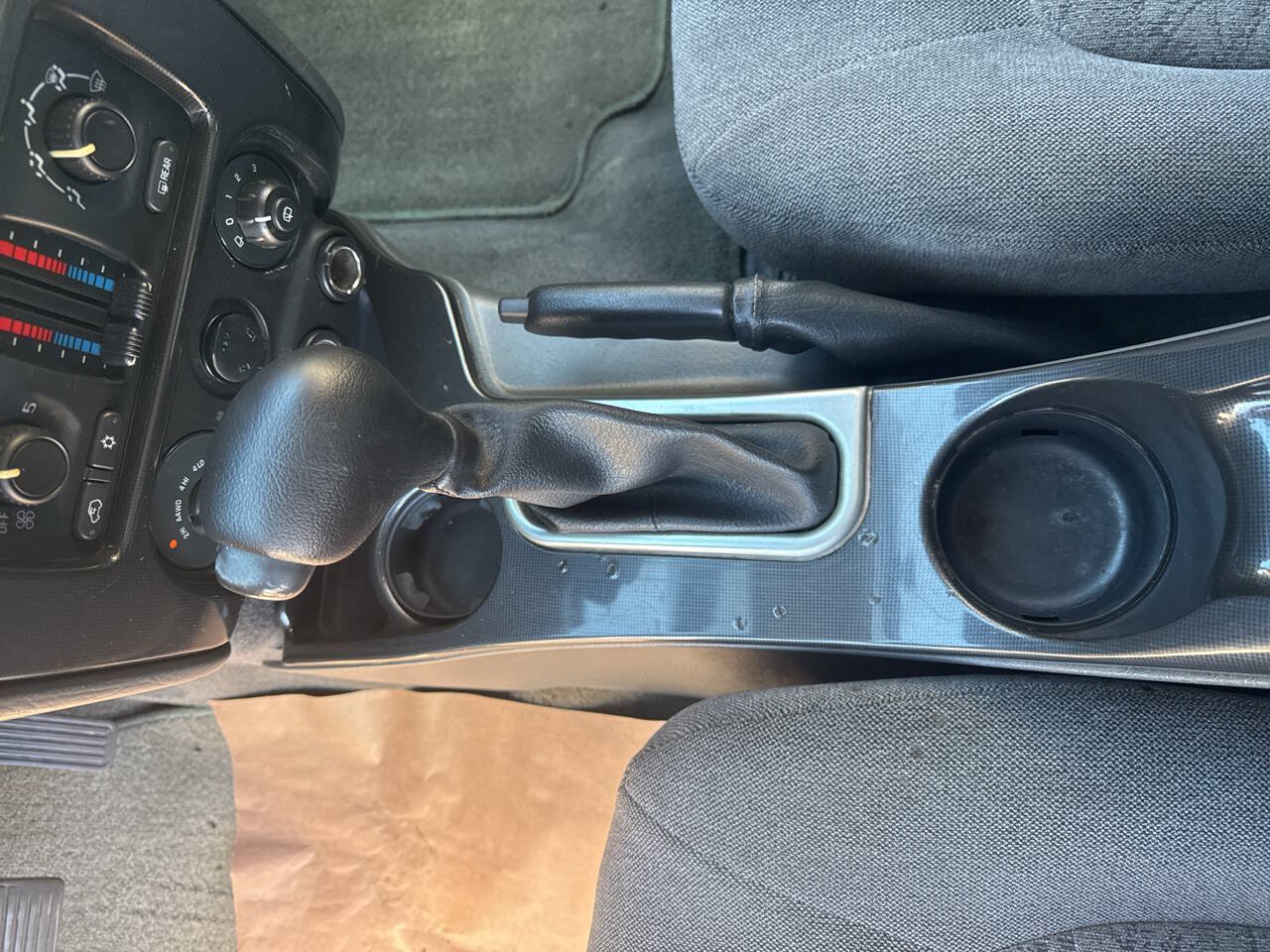 Used 2004 GMC Envoy 4WD image 7