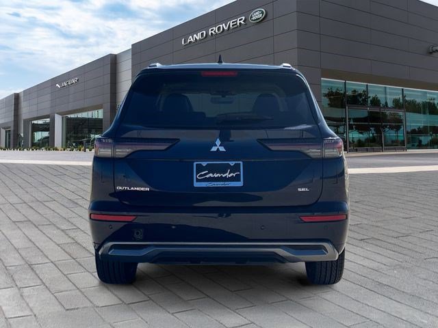 Used 2025 Mitsubishi Outlander SEL image 4