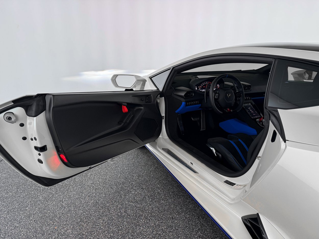 Used 2023 Lamborghini Huracan Tecnica RWD image 11