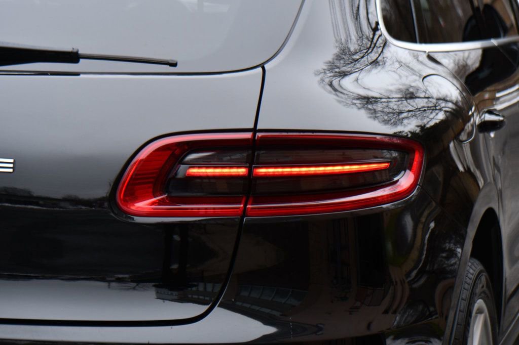 Used 2015 Porsche Macan Turbo image 9