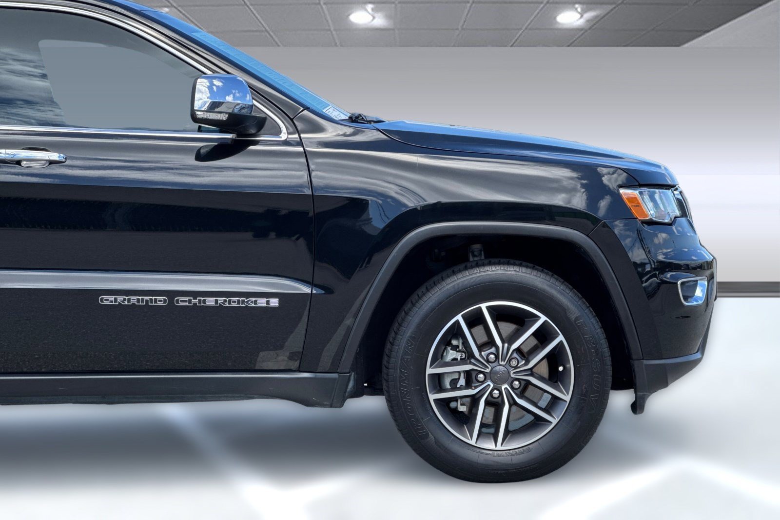 Used 2021 Jeep Grand Cherokee Limited AWD/4WD image 35