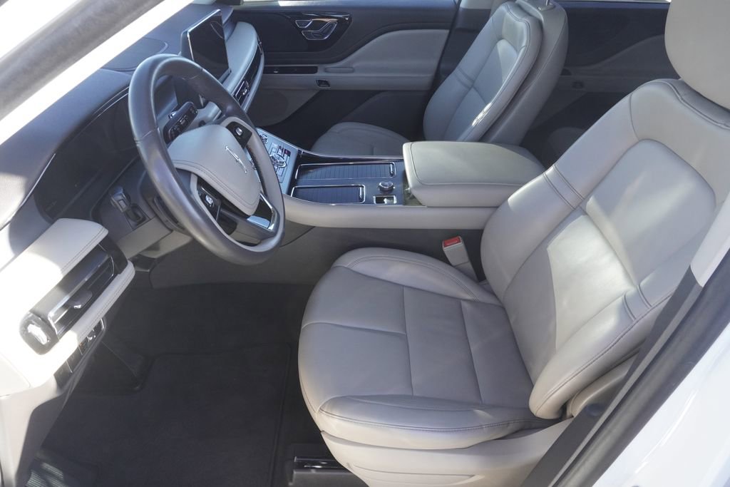 Used 2020 Lincoln Aviator AWD image 19