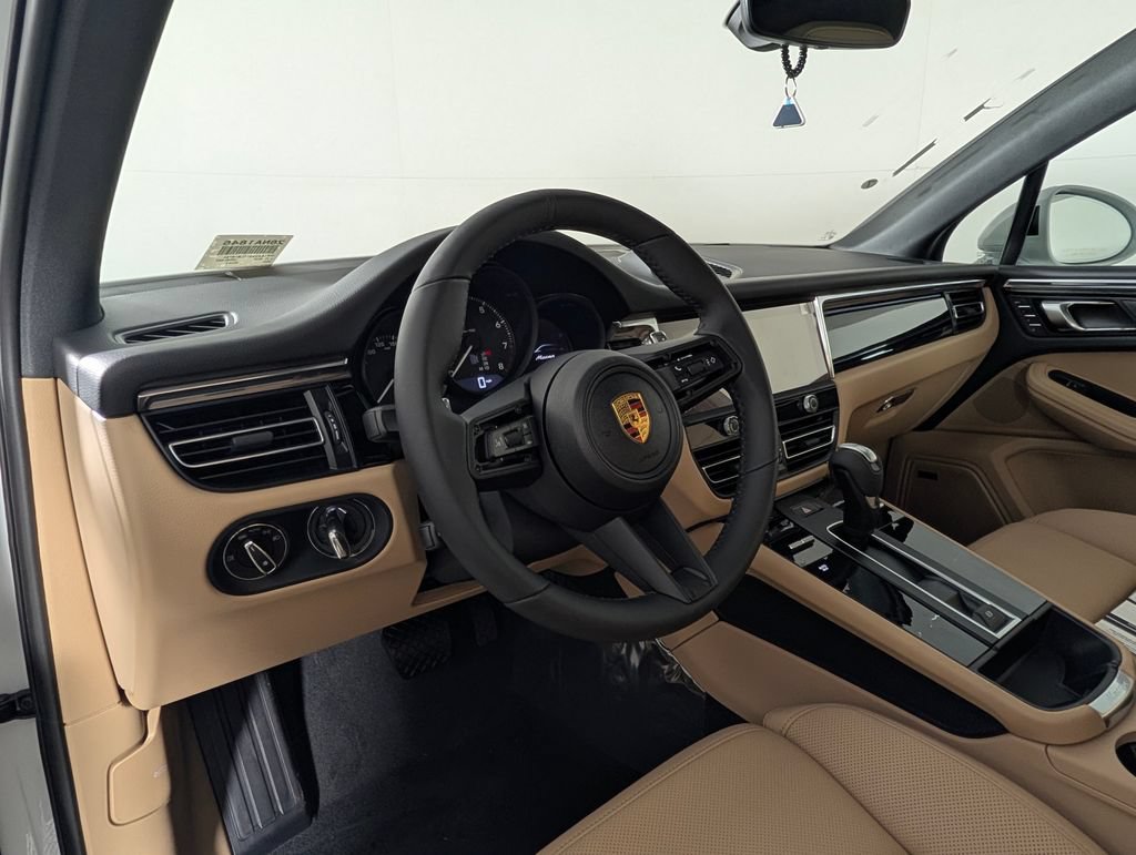 New 2026 Porsche Macan AWD/4WD image 4