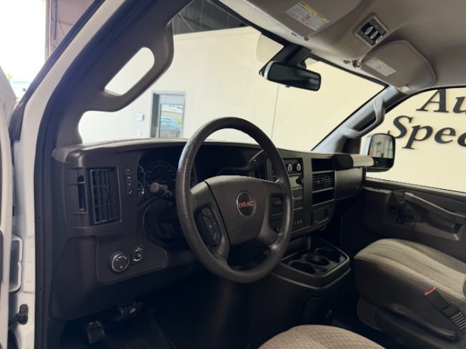 Used 2025 GMC Savana 3500 LT w/ LT Preferred Equipment Group RWD image 14