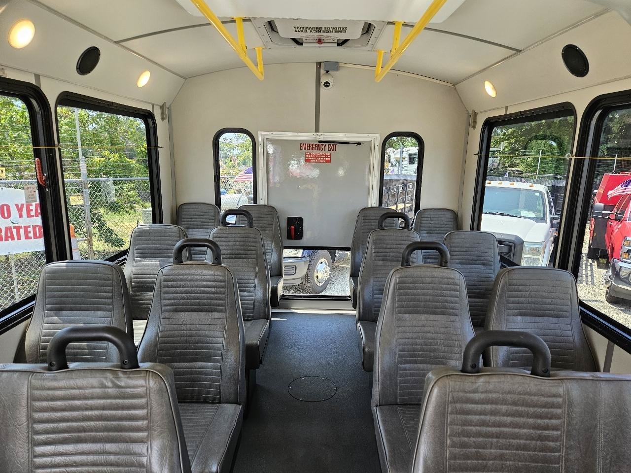 Used 2015 Chevrolet Express 4500 w/ Shuttle Bus Package RWD image 40