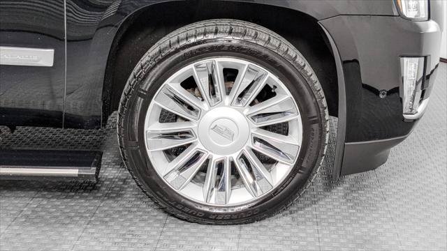 Used 2017 Cadillac Escalade ESV Platinum AWD/4WD image 28