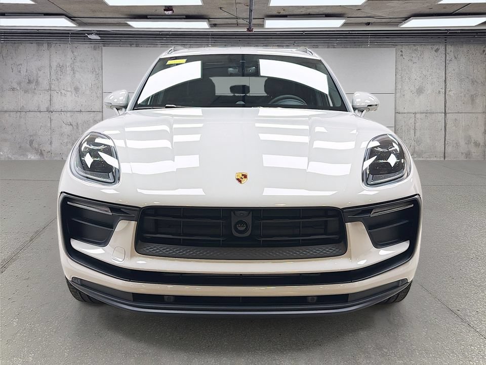 New 2026 Porsche Macan AWD/4WD image 6