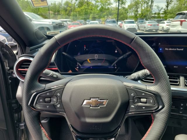 Used 2025 Chevrolet Trax RS w/ Driver Confidence Package FWD image 25