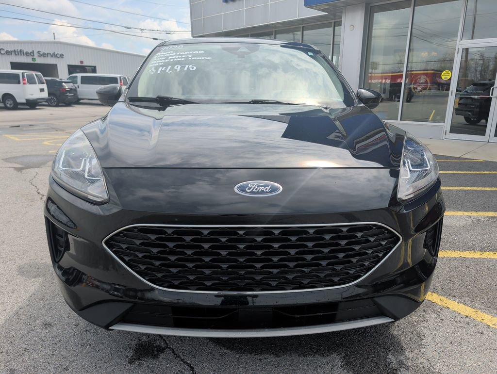Used 2020 Ford Escape SE image 2