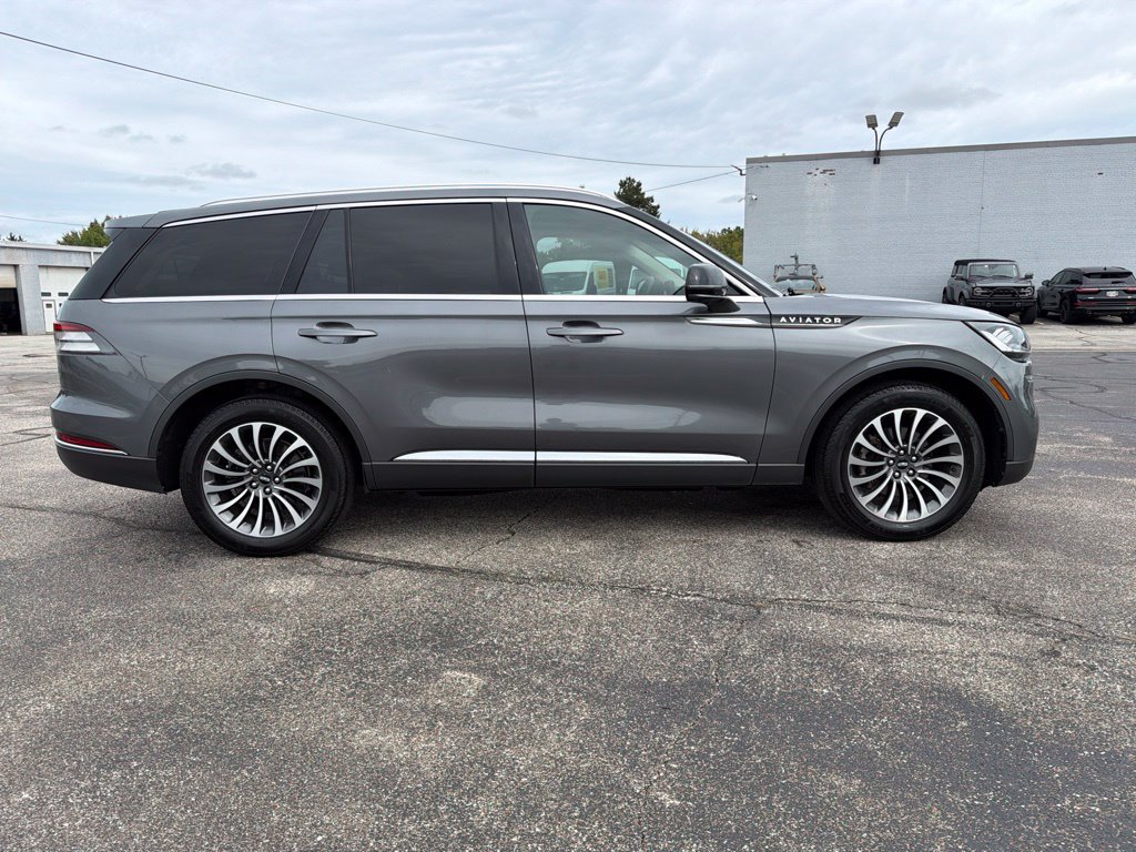 Used 2023 Lincoln Aviator Reserve w/ Elements Package Plus AWD/4WD image 6