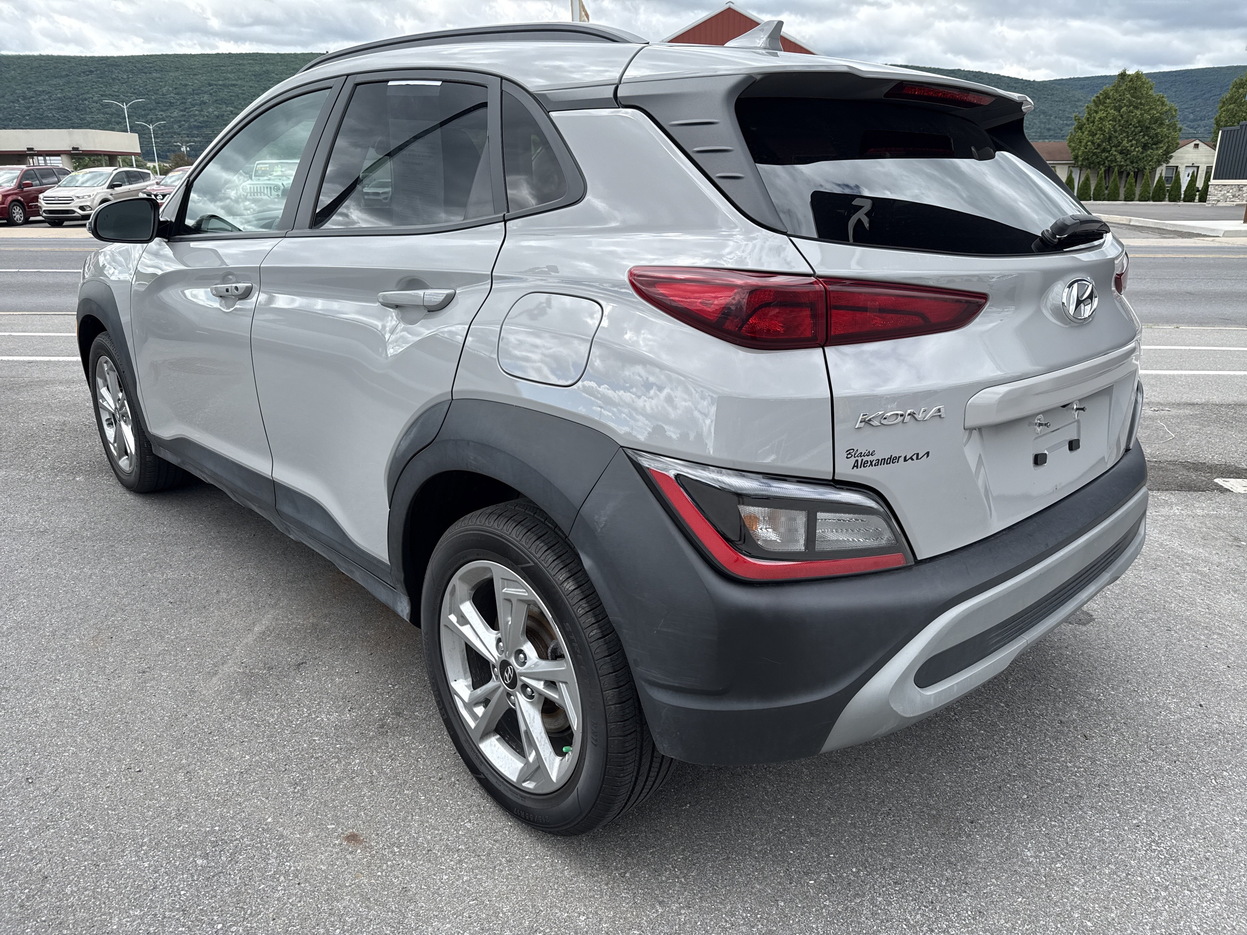 Used 2022 Hyundai Kona SEL AWD/4WD image 6