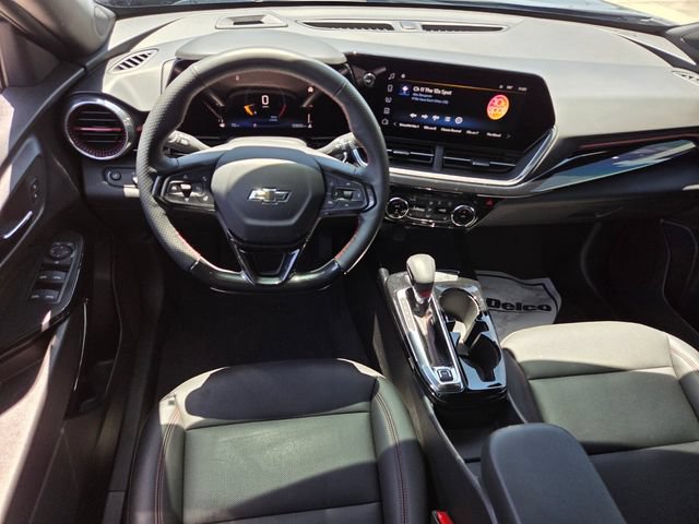 Certified 2025 Chevrolet Trax RS w/ Driver Confidence Package FWD image 12