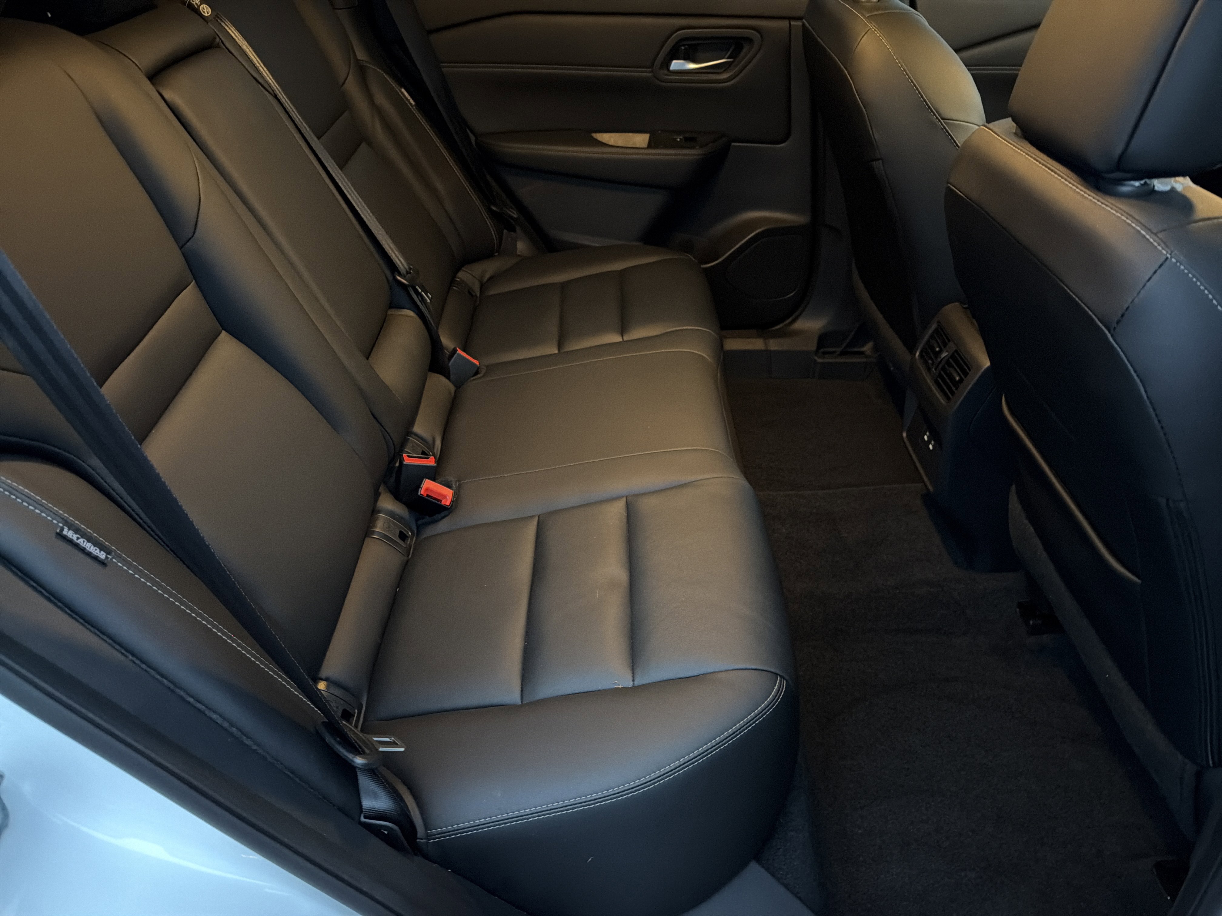 Used 2025 Nissan Rogue SL image 15