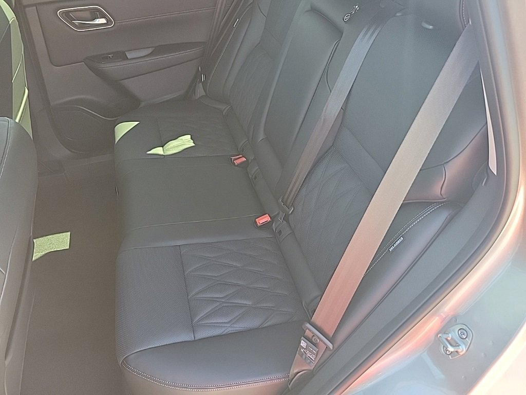 New 2026 Nissan Rogue Platinum image 34
