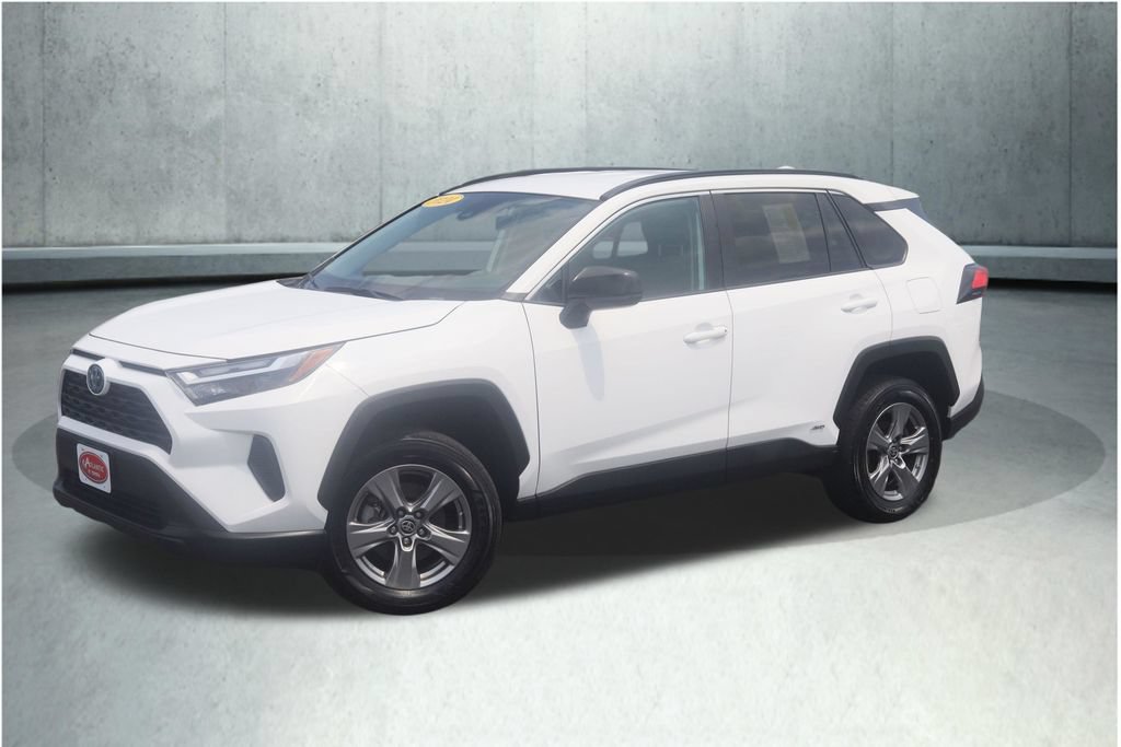 Used 2024 Toyota RAV4 LE AWD/4WD image 18