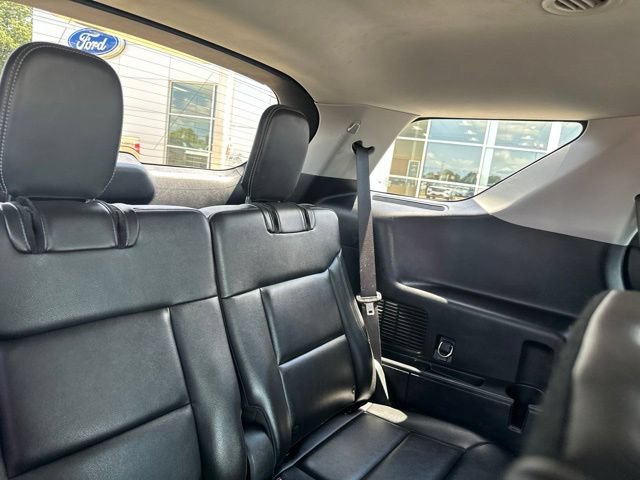 Used 2021 Ford Explorer XLT w/ Equipment Group 202A RWD image 16