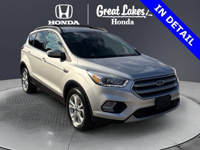 Used 2017 Ford Escape SE w/ Equipment Group 201A AWD/4WD image 1