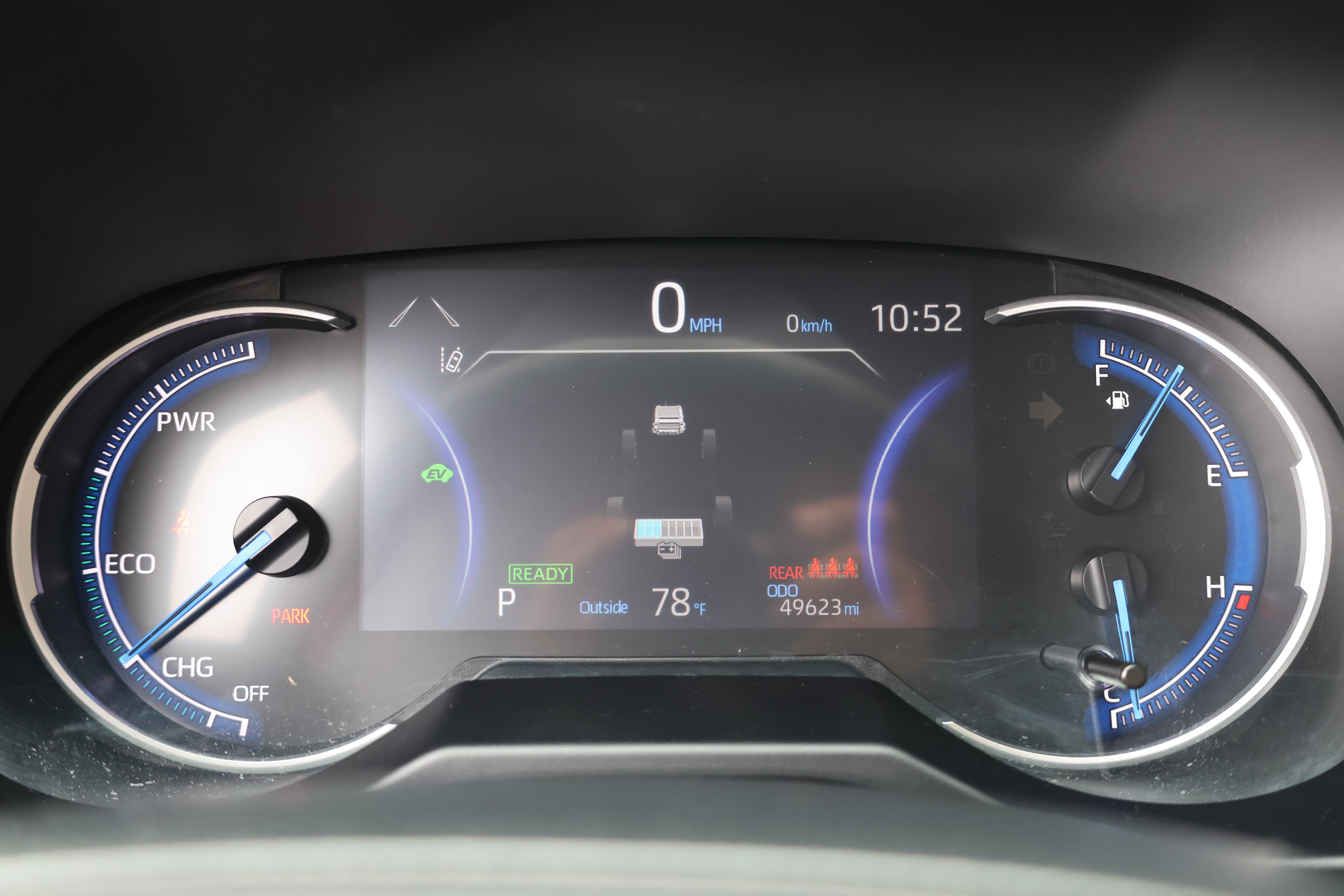 Used 2025 Toyota RAV4 LE AWD/4WD image 27