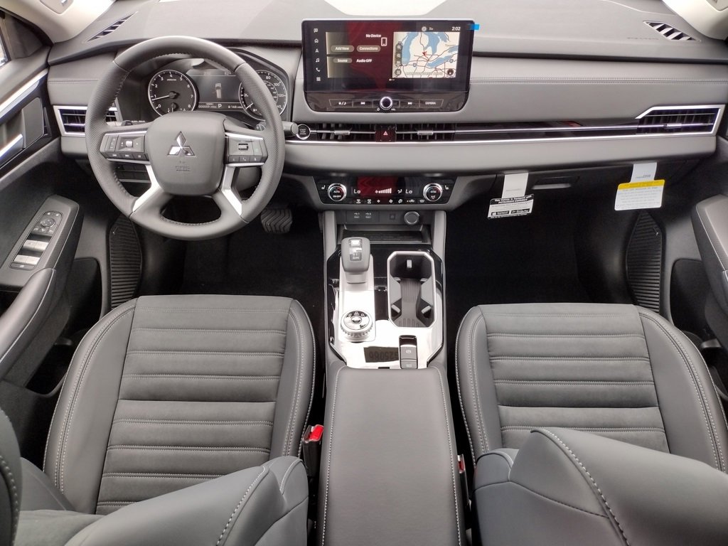 New 2025 Mitsubishi Outlander SE image 7