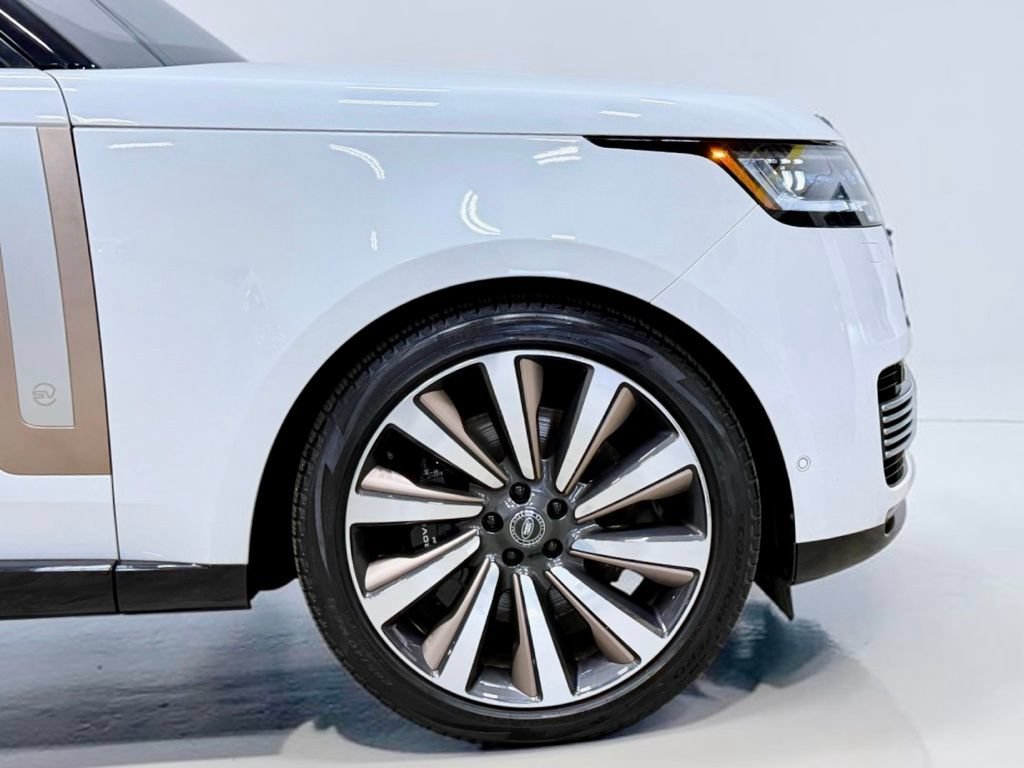 Used 2023 Land Rover Range Rover SV AWD/4WD image 20