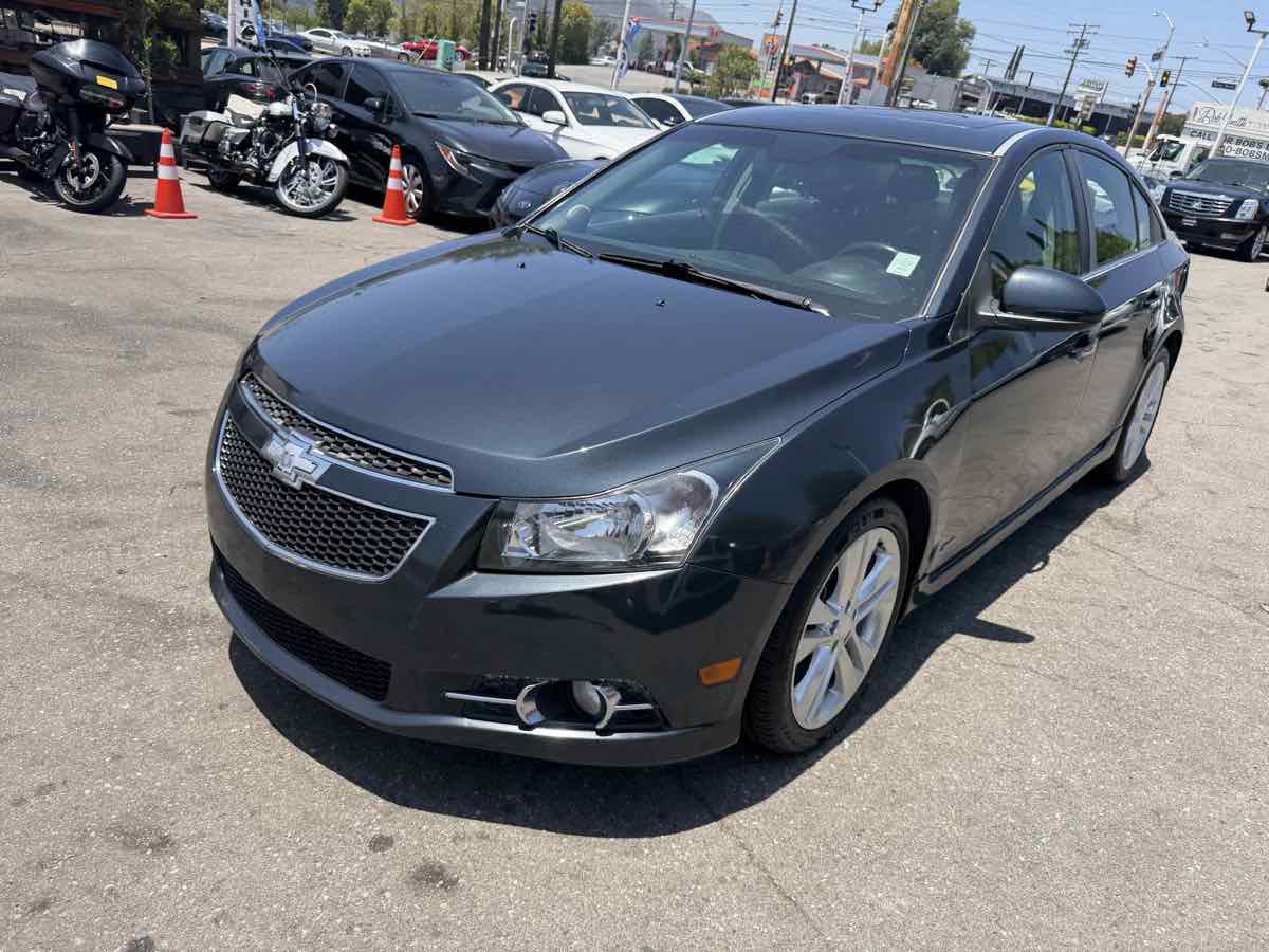 Used 2014 Chevrolet Cruze LTZ w/ RS Package FWD image 3