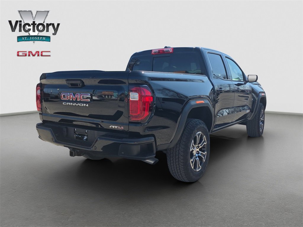 Used 2025 GMC Canyon AT4 w/ Technology Plus Package image 17