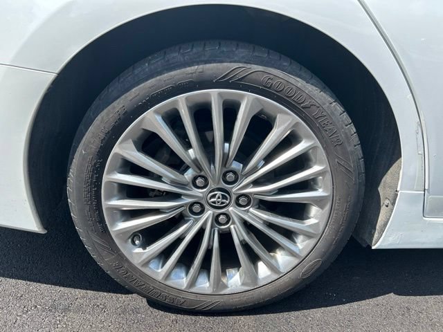 Used 2019 Toyota Avalon Limited w/ Advanced Safety Package FWD image 31